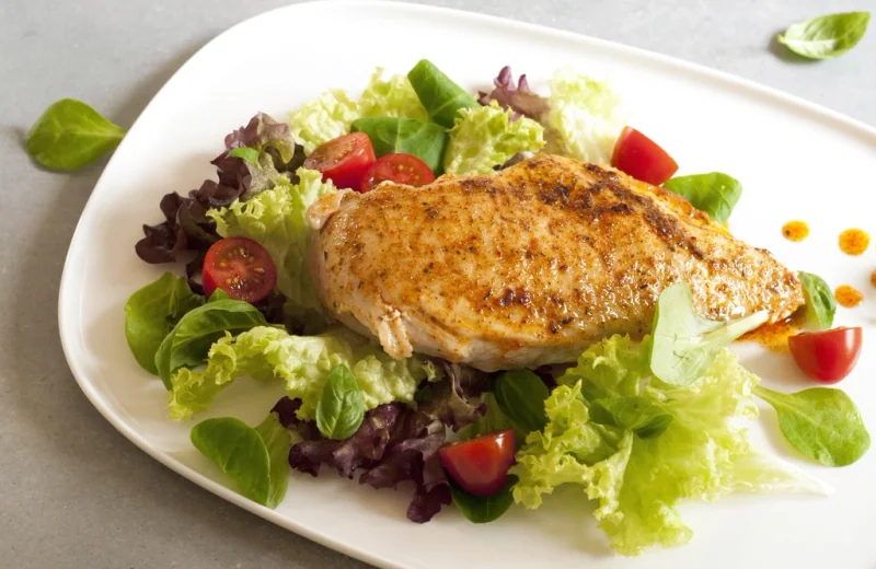 Plato terminado: Pechuga de pollo en freidora de aire