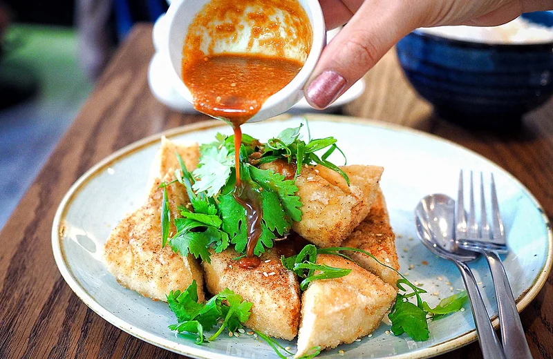 Plato terminado: Tofu crujiente en freidora de aire